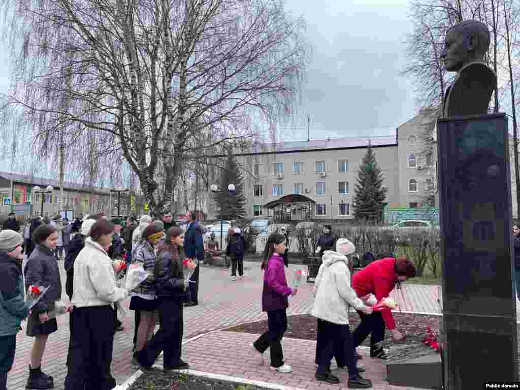 Пермь өлкәсе Барда авылында Тукай скверы