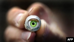 Жасалма көз, Дүссельдорф, Германия, 12-декабрь 2012-ж.