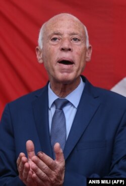 قیس سعید، نامزی که به دلیل رویکردهایش به پلیس آهنی شهرت دارد