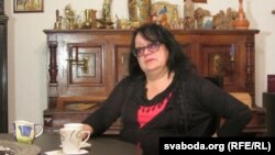 «У мяне няма грошай на ўсе лекі, якія мне трэба. А ад дзяржавы няма ніякай дапамогі, ніякіх ільготаў. Я ўжо даўно не купляю ўсе тыя лекі, якія мне выпісваюць дактары».