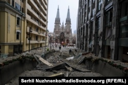 Ucraina primește fonduri de la UE nu doar pentr război, dar și pentru reconstrucția țării afectate de atacurile rusești.