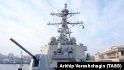 Миноносецът "Доналд Кук" на брега в Одеса в края на февруари 2019 г.