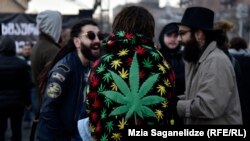 «Гирчи» выступает за полную легализацию употребления марихуаны и ее изготовления