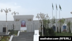 Парк в Ашхабаде 