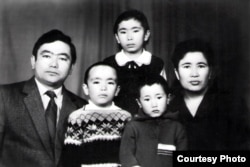 Үй-бүлөлүк архивдеги сүрөт.