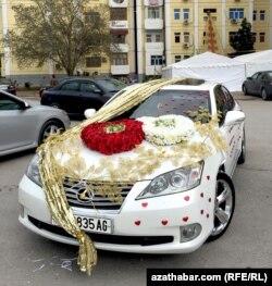 Gelnalyjy maşyn. Bezeg suraty.