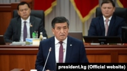 Cооронбай Жээнбеков парламентте. 11-апрель, 2019-жыл.