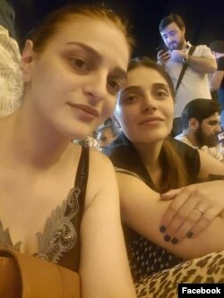 ქრისტინე აქციაზე დასთან ერთად დაჭრამდე რამდენიმე წუთით ადრე