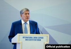 Алмазбек Атамбаев.