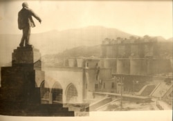 ლენინის ძეგლი ზაჰესში (გ. ქართველიშვილის კოლექცია)