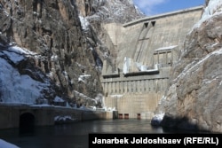 Токтогульская ГЭС.