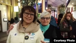 Нада Кребцова с Гульжамал из Казахстана в Лондоне.