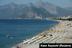 Жер ортолук деңизинин жээги. Анталия шаары. 2016-жыл.