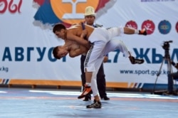 Кыргыз күрөшү.