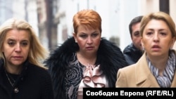 Бившите зам.-председателки на Софийския градски съд Богдана Желявска (вляво) и Петя Крънчева (в средата) заедно с бившата председателка на съда Владимира Янева.