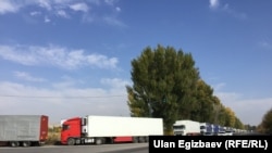 КПП "Ак-Тилек" на кыргызско-казахской границе. 16 октября 2017 года.