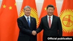 Алмазбек Атамбаев Кытай президенти менен.