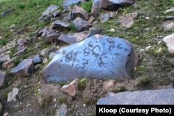 Петроглифы в национальном парке Саймалуу-Таш