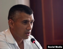 Шӯҳрат Қудратов аз аввалин вакилоне буд, ки паси панҷара рафт.