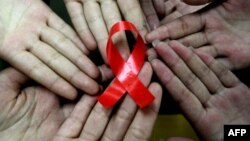 1 dekabr - Ümumdünya QİÇS-lə Mübarizə Günüdür.