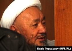 Лидер казахских суфиев Исматулла Абдугаппар на скамье подсудимых, Алматы, 2011