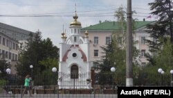 Баш прокуратура алдында аннексиядән соң төзелгән часовня