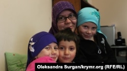 Meryem qızları Mumine, Nuriye ve Sabriye ile