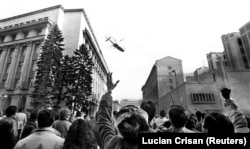 22 Decembrie 1989, momentul în care dictatorul Nicolae Ceaușescu fuge cu elicopterul de pe acoperișul CC al PCR
