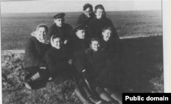 1948 senesi, V-2 raketasınıñ birinci uçuş sınavında ballistik gruppa