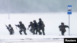 На манэўрах NATO каля палігону ў Падбродзьдзі