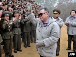 Kim Çen Ir harby birikmede, 2-nji noýabr, 2011-nji ýyl.