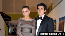 Ўзбекистоннинг ЮНEСКОдаги собиқ элчиси бўлган Лола Каримова-Тиллаева эри Тимур Тиллаев билан, 2020.