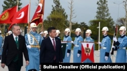 Сооронбай Жээнбеков и Реджеп Тайып Эрдоган.