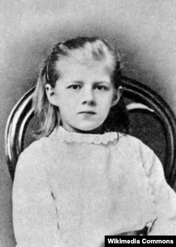 Любов Достоєвська (1869–1926), донька Федора Достоєвського у дитинстві