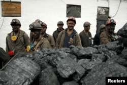 Україна, Донецька область. Шахтарі шахти «Холодна балка» в окупованій Макіївці, 2016 рік