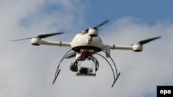 Учкучсуз аппарат. Франция, 2014-жыл. "Амазон" компаниясы келечекте бул учактар менен жүк ташыгысы келет.