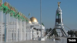 Арка Нейтралитета, Ашхабад  