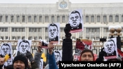 Кыргызстанда коррупцияга каршы жүрүшкө чыккандар, 25-нобярь, 2019-жыл