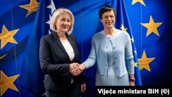 Predsjedateljica Vijeća ministara BiH Borjana Krišto s povjerenicom za proširenje EU Martom Kos u Briselu, 11. jun 2024.