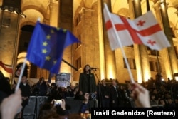 Zurabișvili a ieșit în stradă de mai multe ori, încurajând protestatarii să lupte pentru viitorul lor european. Tbilisi, 28 octombrie.