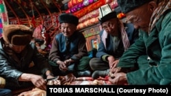 Ооганстандагы кыргыздар. Иллюстрациялык сүрөт.