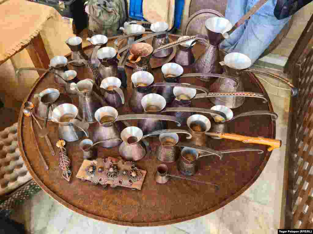 Festivalde esnaflarnıñ masaları qırımtatar turmuşınıñ dülberligi ve oñaytlığını kösterdi