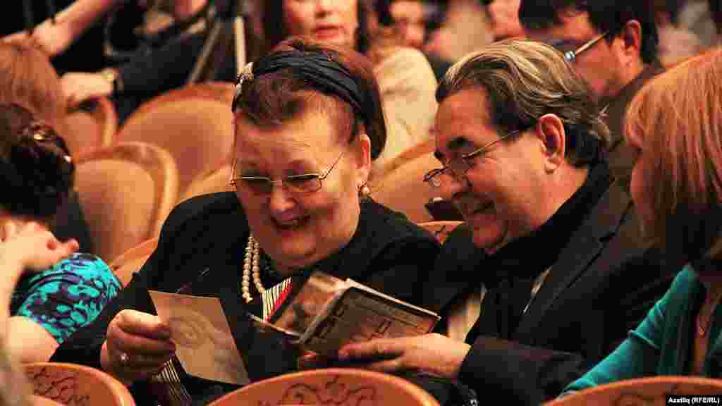 "Тантана"да Тинчурин театры артистлары Исламия Мәхмүтова белән Зөфәр Харисов