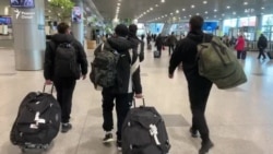 Таъхир дар парвозҳо ба Русия муҳоҷиронро сарсон кард

