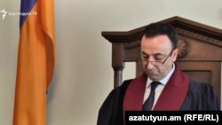 ՍԴ նախագահ Հրայր Թովմասյանը հրապարակում է դատարանի որոշումը, արխիվ
