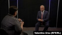 Valentina Ursu intervievîndu-l pe președintele Igor Dodon în studioul Europei Libere, Chișinău, 18 iunie 2019