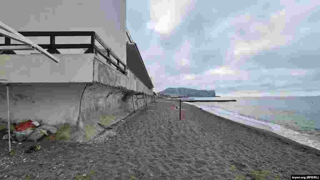 İş adamları obyektlerini aşıqmayıp tamir etmege devam ete, Sudaq, Qırım, 2025 senesi iyünniñ başı