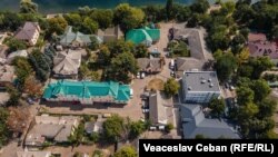 Blocurile vechi din vale ale Spitalului Raional „Soroca”, datând din 1873.