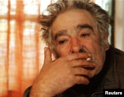 Хосе Мухика в июне 1999 г.