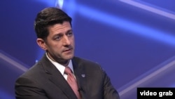 پل رایان رییس مجلس نمایندگان آمریکا در استودیوی رادیو اروپای آزاد/رادیو آزادی در پراگ